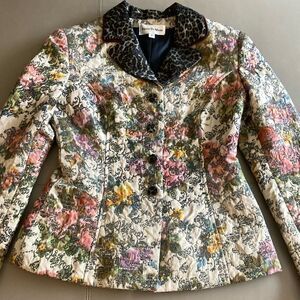Renee DuMarr Women’s Floral Embroidered Fitted Blazer w/Animal Print Collar.